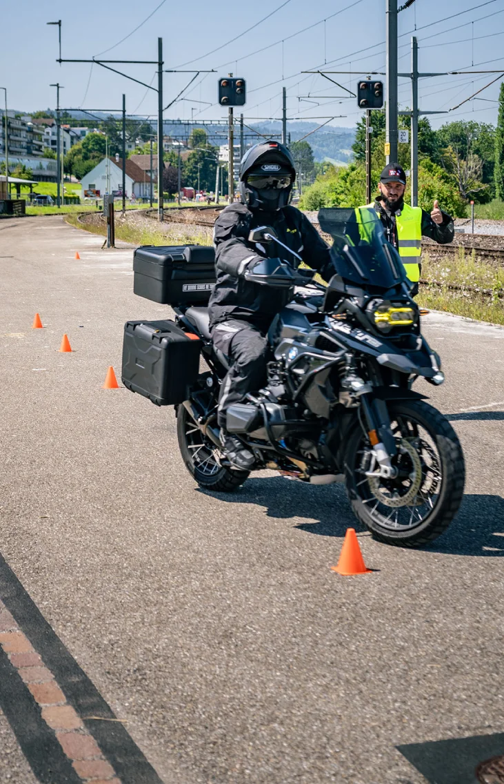Driving lessons & traffic education for Zurich